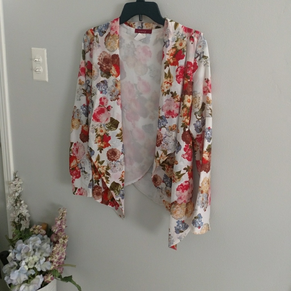 Excellent Condition Beautiful Ceres top